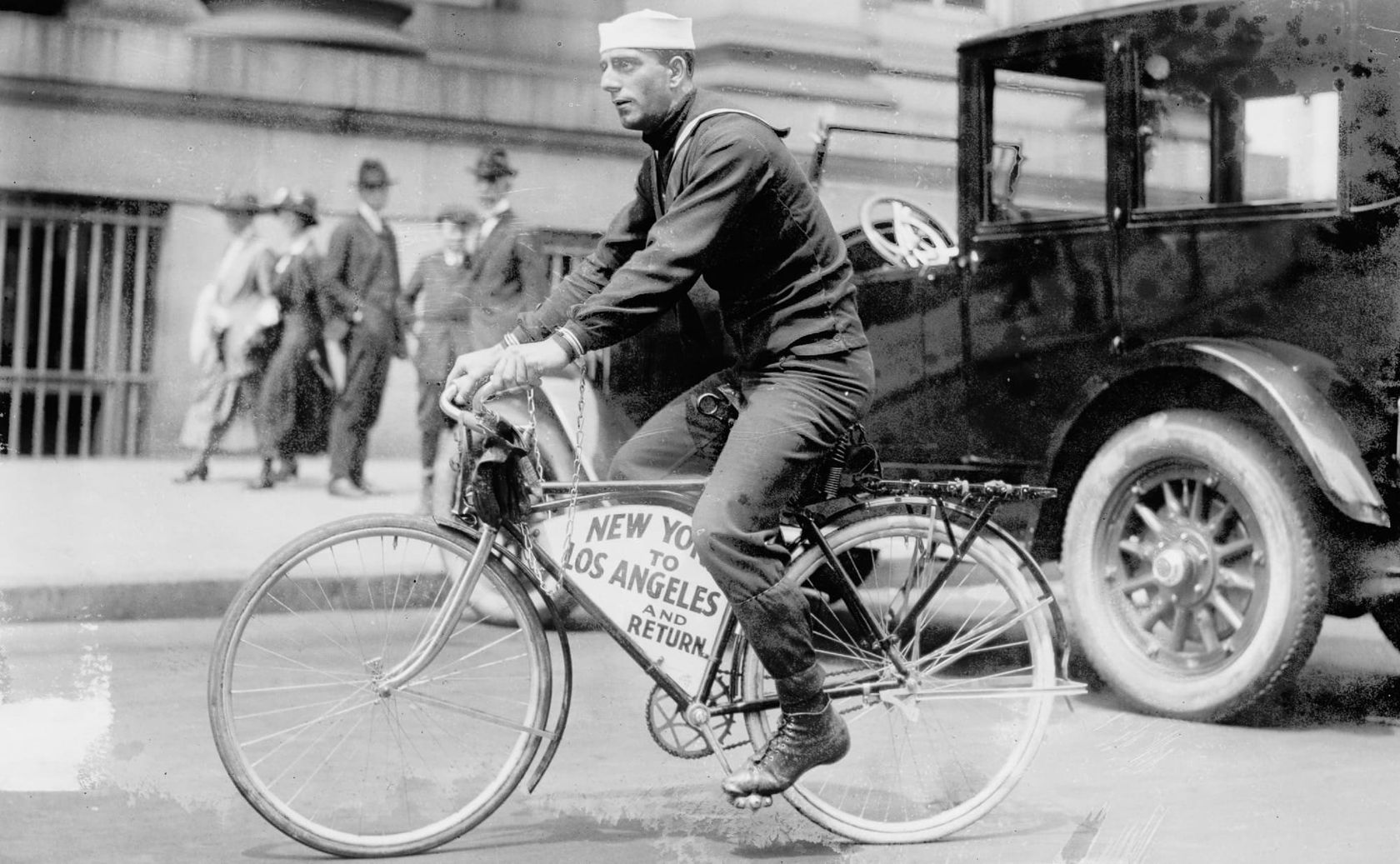 Велосипедът от стомана: едно пътуване, продължаващо вече два века