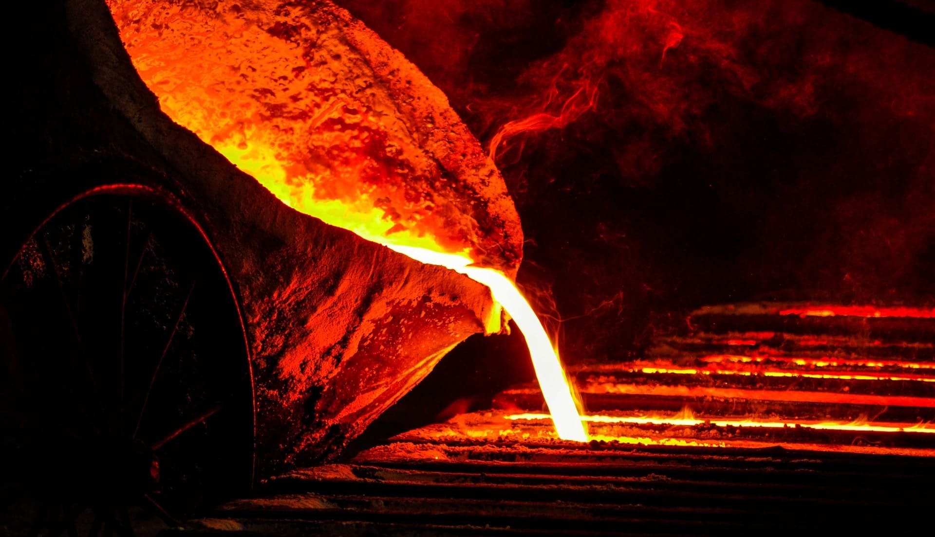 El gas natural en la industria siderúrgica: del mineral de hierro y el coque al acero laminado